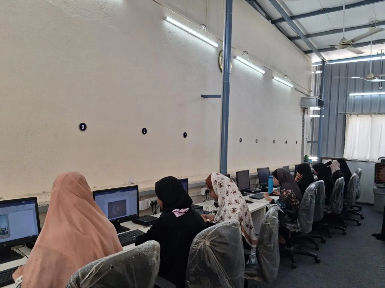 Cloud systems AWS and Microsoft Azure student lab sessions